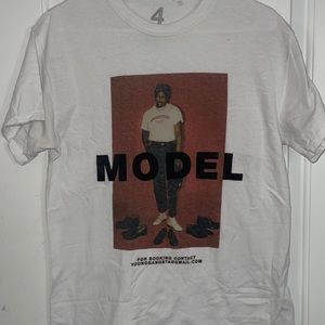 YG MODEL VINTAGE TEE